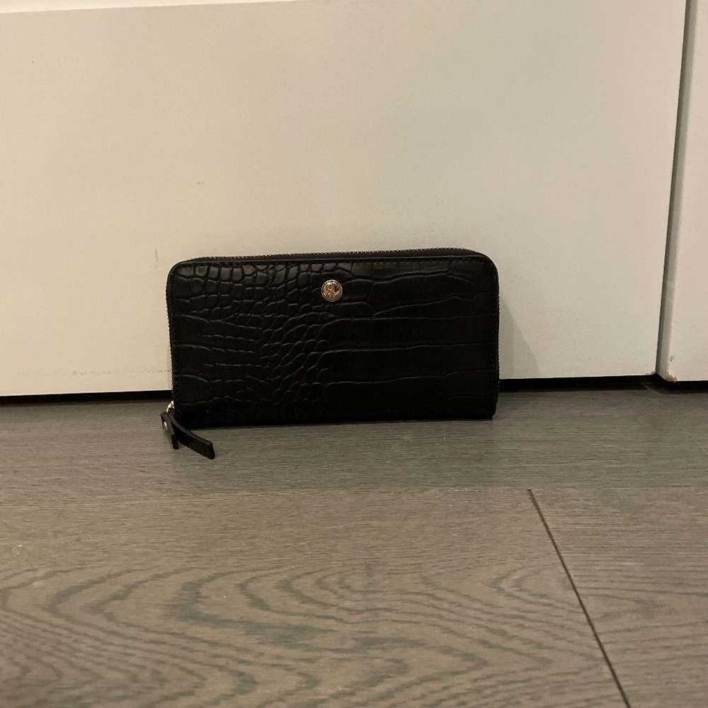 Brand New With Tags Vintage Nine West Crocodile Pattern Wallet.